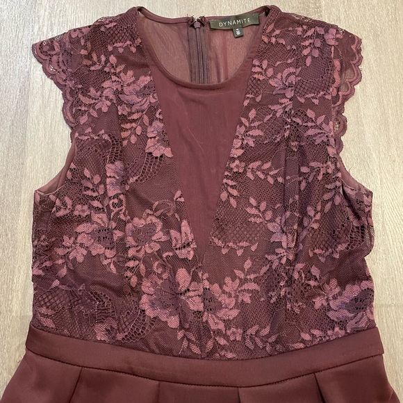 Burgundy Dynamite dress Size M - Picture 3 of 4